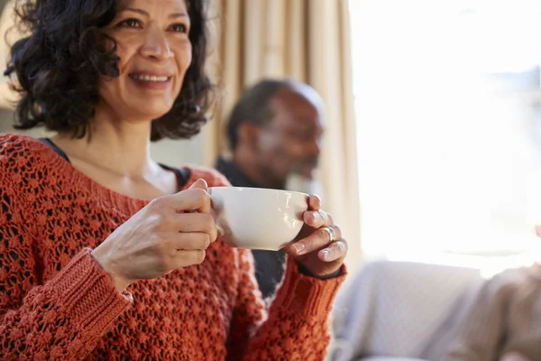 Middle Aged Woman Meeting Friends Table Coffee Shop — Stock Photo, Image