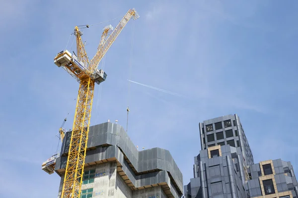 Londres Mai 2017 Grue Bâtiments Modernes Construction Contre Ciel Bleu — Photo