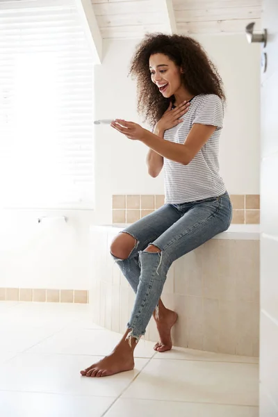 Woman Bathroom Celebrates Positive Home Pregnancy Test Result — Stock Photo, Image