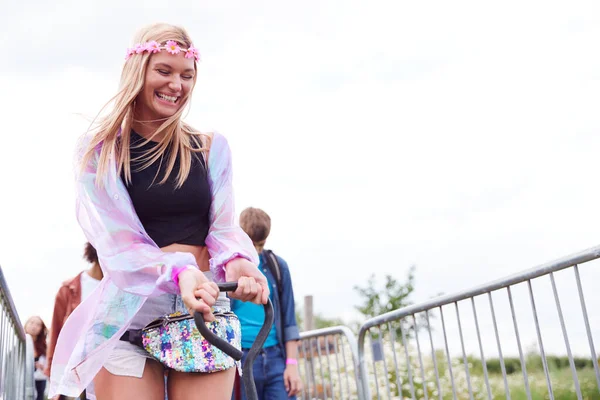 Friends Pulling Trolley Arrive Music Festival Carrying Camping Equipment Site — ストック写真