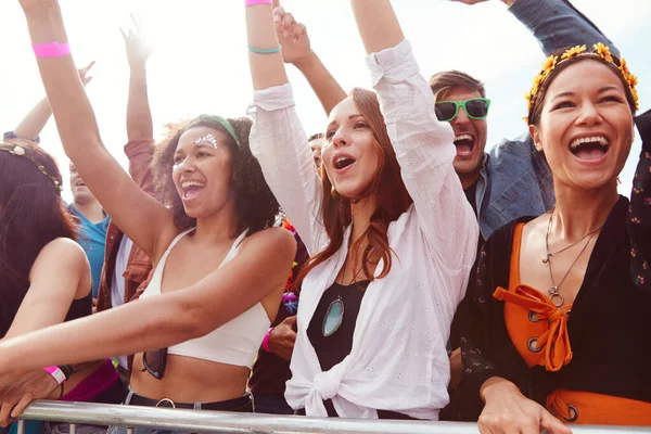 Cheering Young Friends Audience Barrier Outdoor Festival Enjoying Music — Stock Photo, Image