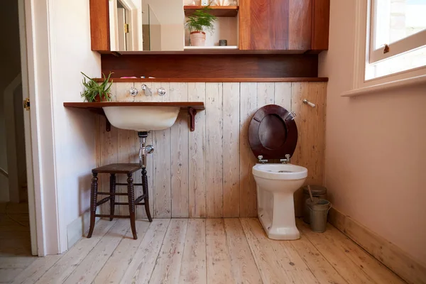 Leeres Interieur Der Modernen Garderobe Mit Waschbecken Und Toilette — Stockfoto