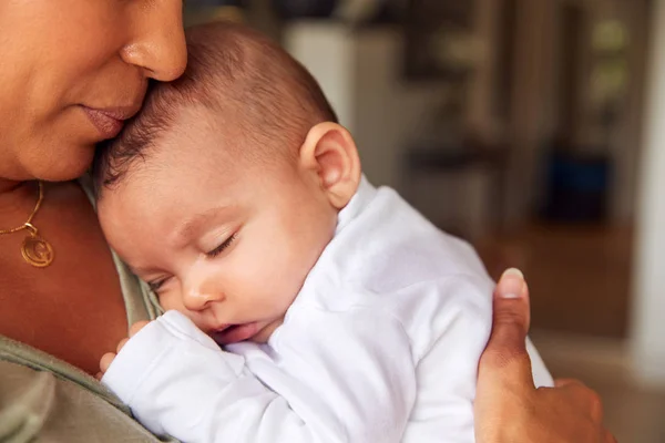 Close Loving Mother Holding Sleeping Month Old Baby Daughter Kitchen — Stock Photo, Image