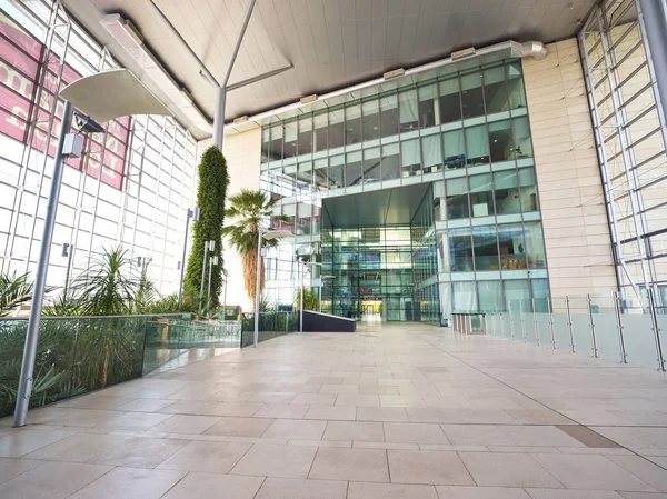 Innenansicht Aus Der Modernen Büro Lobby Mit Leeren Etagen Und — Stockfoto