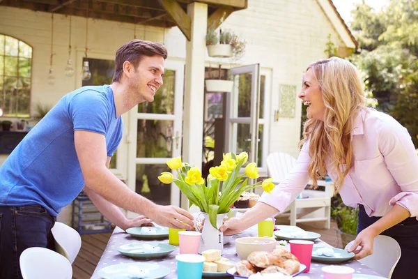 Parents Putting Food Table Childrens Outdoor Easter Party Garden Home — Stock Photo, Image