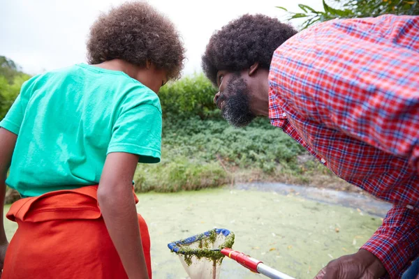 Adult Team Leader Showing Boy Outdoor Activity Camp How Catch — Stock Photo, Image