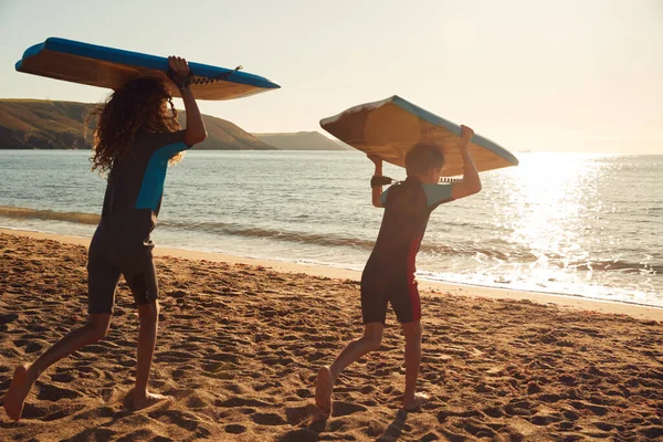 Vista General Los Niños Traje Vestir Los Tableros Verano Vacaciones — Foto de Stock