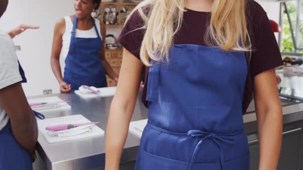 Close Woman Folding Arms Wearing Apron Taking Part Cookery Class — Stock Video