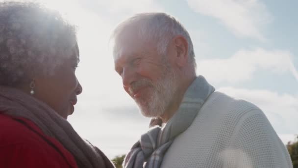 Head Shoulders Shot Loving Senior Couple Flaring Sun Shot Slow — Stock Video