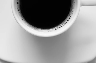 Bir fincan sade kahve.