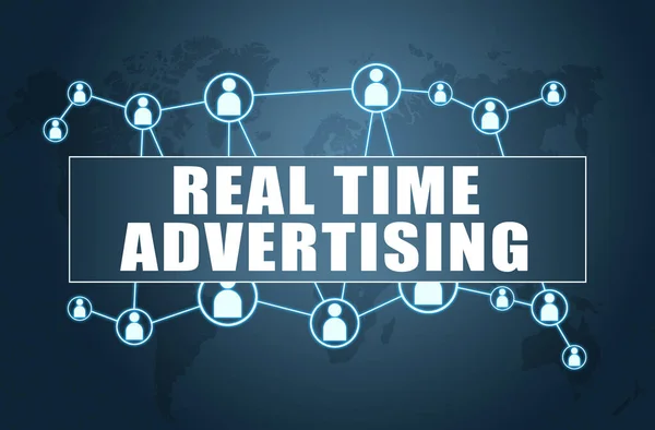 Real Time Advertising Textkonzept Auf Blauem Hintergrund Mit Weltkarte Und — Stockfoto