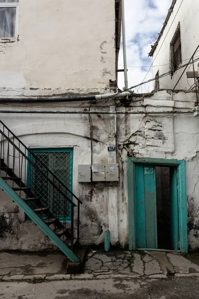 Ciudad Vieja Con Calles Soviéticas Casas Antiguas Ventanas Los Patios — Foto de Stock