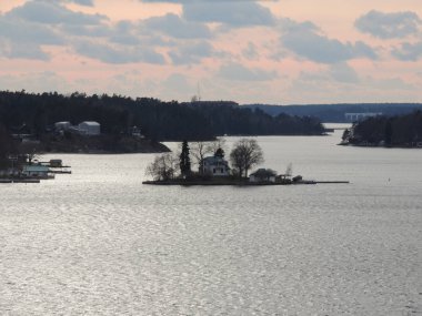 Gökyüzü günbatımı boya bulutlar deniz üzerinde akşam