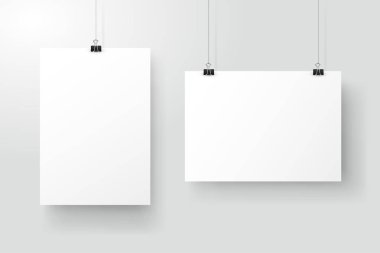Cilt üzerinde asılı beyaz posterler. Sahte kadar boş kağıt boş gri duvar. Düzen mockup. Dikey ve yatay kalıp sayfası.