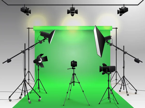 摄影棚矢量。照片工作室绿色空白背景与软盒灯, 相机, 三脚架和背景。矢量插图。在白色背景上被隔离 — 图库矢量图片
