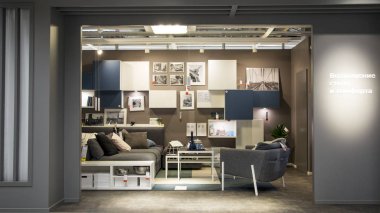 Moskova, Rusya - 10 Mayıs 2018: Oturma odası IKEA mağazası içinde iç görünümü.