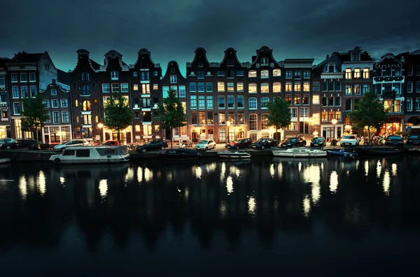 Nachtansicht von amsterdam, Holland — Stockfoto
