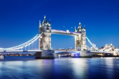 Londra 'daki kule köprüsü.