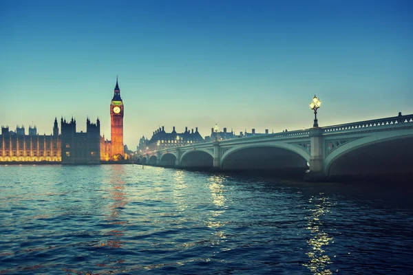 Big Bena i westminster w zachód słońca, Londyn, Wielka Brytania — Zdjęcie stockowe