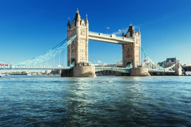 Londra 'daki kule köprüsü.