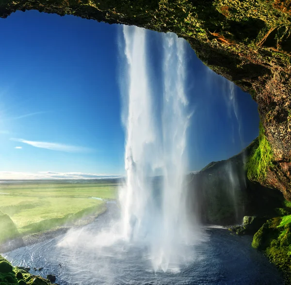 Seljalandfoss vodopád v létě, Island — Stock fotografie