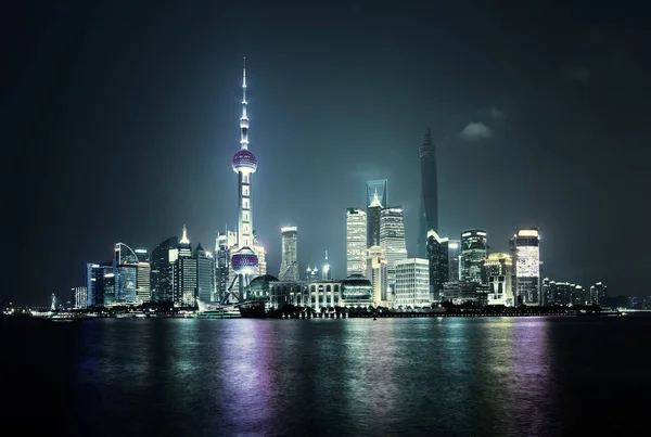 Shanghai om natten – stockfoto