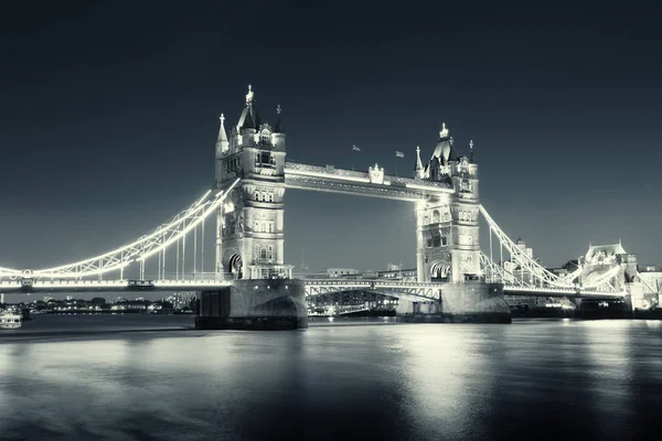 Tower Bridge in Londen, Verenigd Koninkrijk — Stockfoto