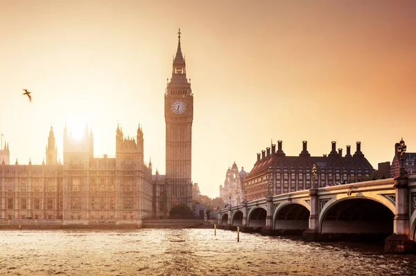 Биг-Бен и Вестминстер на закате, Лондон, Великобритания — стоковое фото