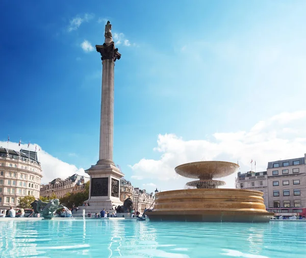 Fountain on the Trafalgar Square — Stock Photo, Image