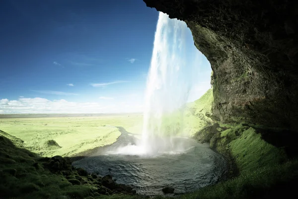 Yaz mevsiminde Seljalandfoss Şelalesi, İzlanda — Stok fotoğraf