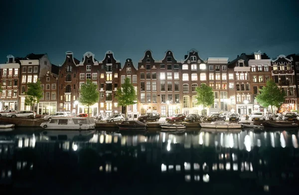 Nacht uitzicht over amsterdam, Nederland — Stockfoto