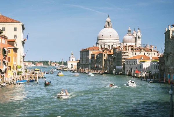 Kanał Grande i Bazylika Santa Maria della Salute, Wenecja, Włochy — Zdjęcie stockowe