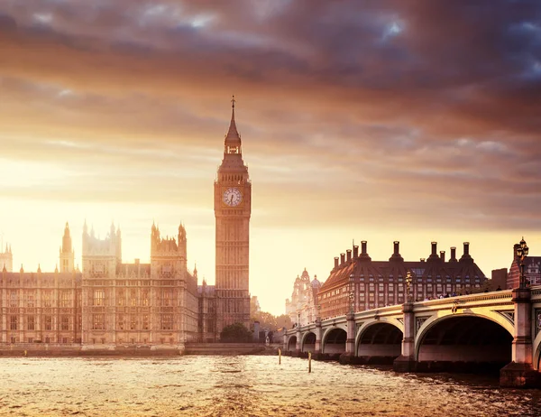 Big Ben e Westminster ao pôr do sol, Londres, Reino Unido — Fotografia de Stock