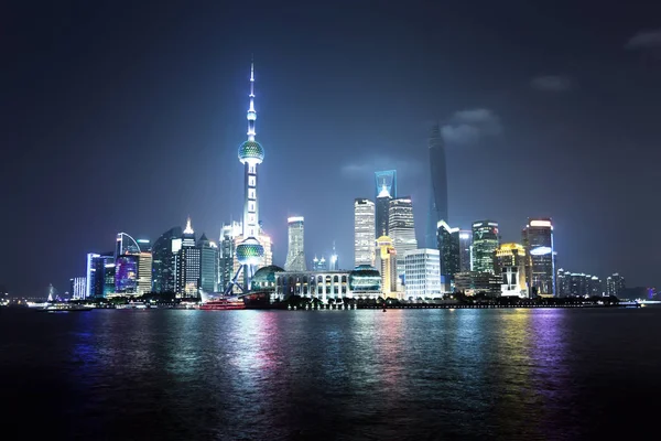 Szanghaj w nocy, Chiny — Zdjęcie stockowe