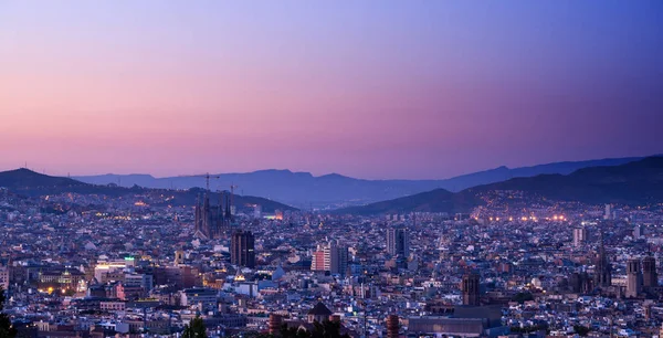 Barcelona i solnedgången tid, Spanien — Stockfoto
