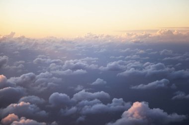 bulutlar, uçak penceresinden