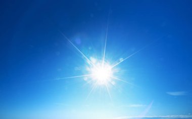 Mavi güneş ve gökyüzü