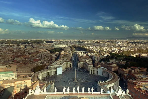 Площа Святого Петра у Ватикані Римі — стокове фото
