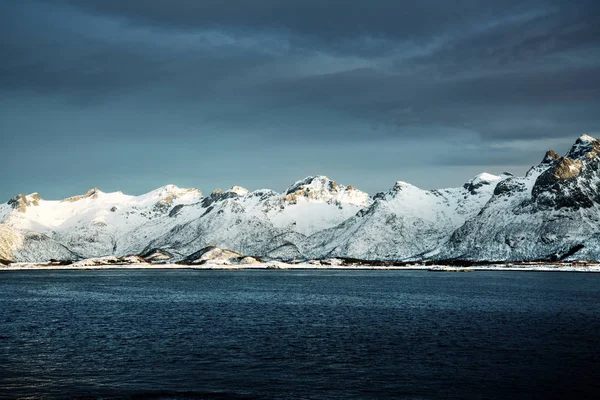 Tramonto primaverile, Isole Lofoten, Norvegia — Foto Stock