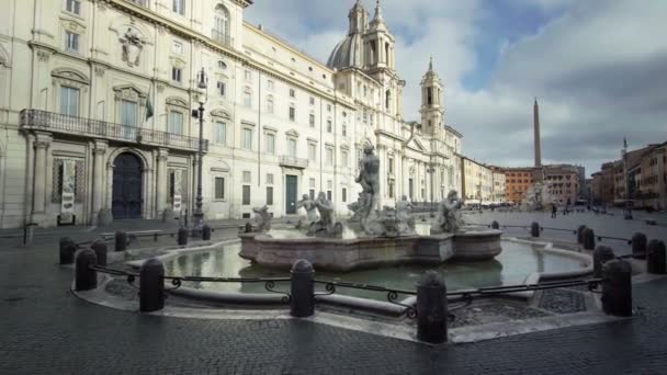 Фонтан на площади Пьяцца Навона, Рим. Италия — стоковое видео