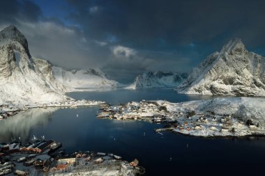 Reine Köyü, Lofoten Adaları, Norveç 'te kar