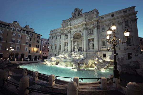 Trevi Çeşmesi, Roma