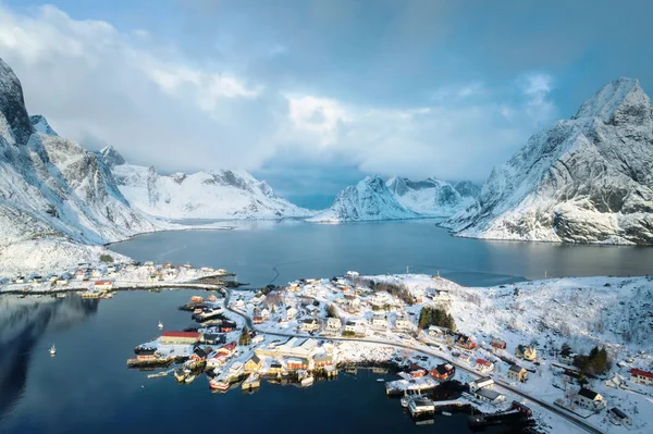 Neve em Reine Village, Lofoten Islands, Noruega — Fotografia de Stock