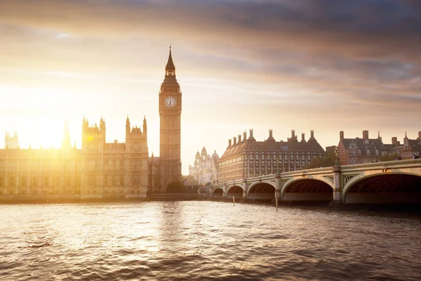 Big Ben y Westminster al atardecer, Londres, Reino Unido — Foto de Stock