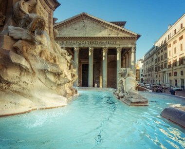 Pantheon çeşme, Roma