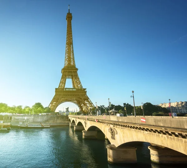 Eyfel Kulesi, Paris. Fransa