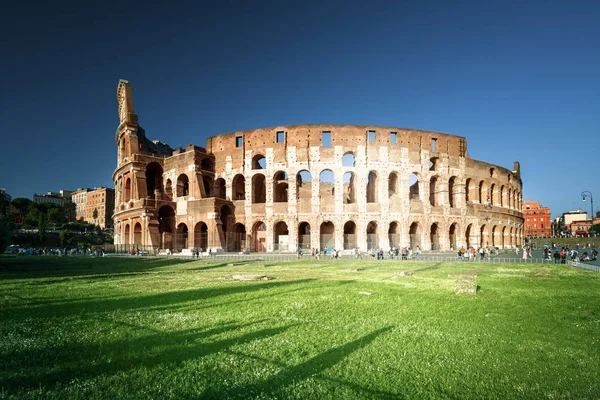 Coliseo en roma, italia — Foto de Stock