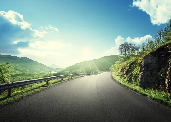 Summer road in mountain, Lofoten islands, Norway — Stock Photo, Image