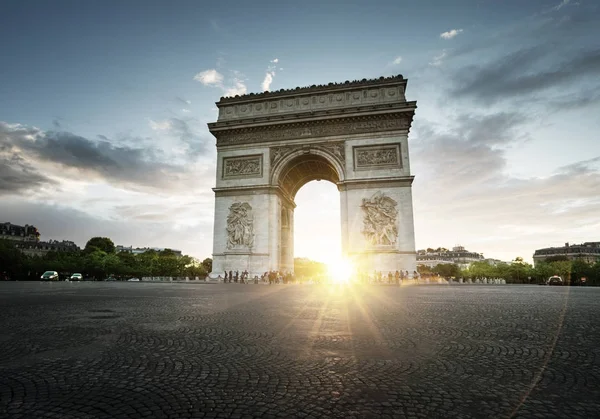 Triumfbåge i solnedgången, Paris, Frankrike — Stockfoto