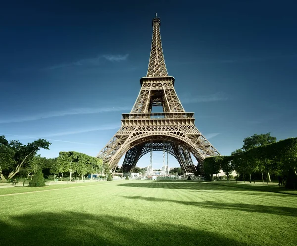 Eiffeltoren in Parijs, Frankrijk — Stockfoto